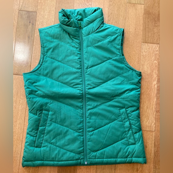 (5) Lands’ End Puffer Vests, Size Small - Picture 4 of 7